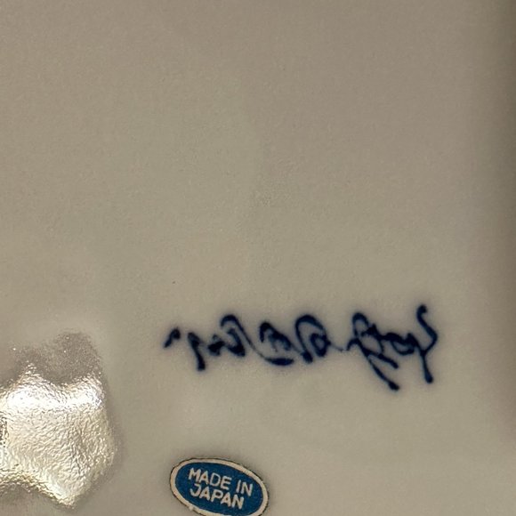 Blue and white botanical motif plate - Picture 6 of 6